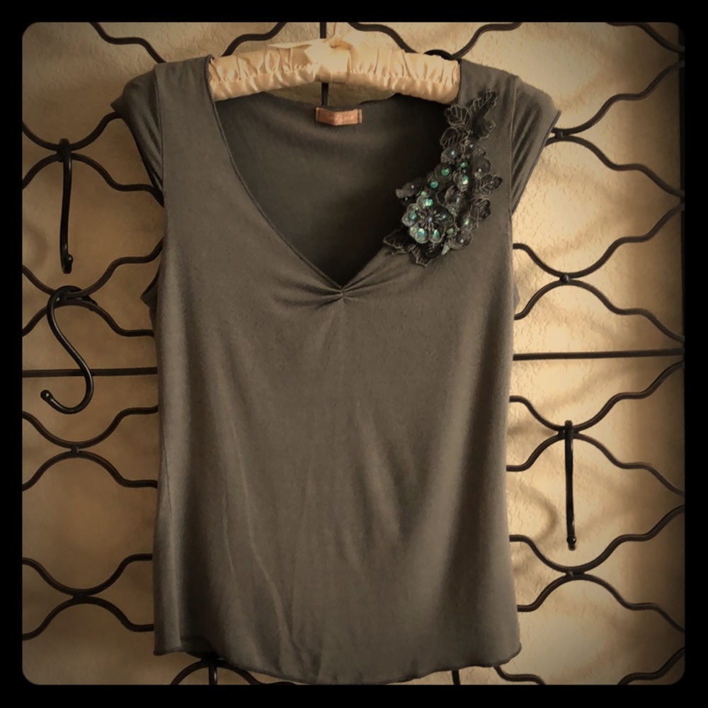 Forever 21 cap- sleeve flower detail shirt